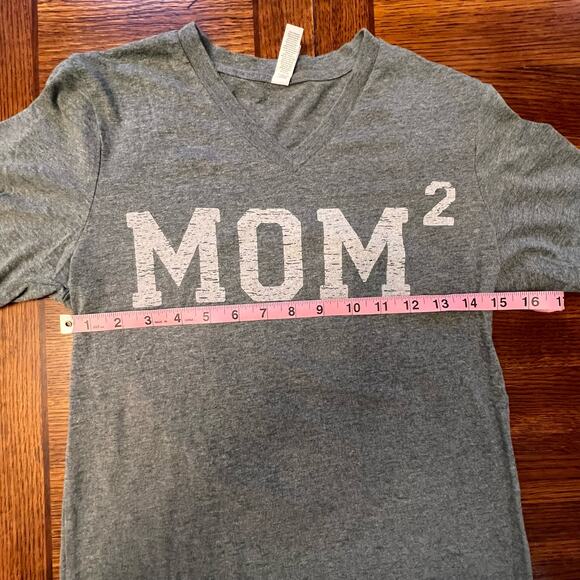 Mom Squared Mom of 2 Fitted Gray Short Sleeve Top V Neck T-Shirt Small - Picture 6 of 8